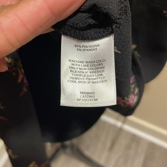 BP Mock Neck Floral Blouse, Size M - Picture 6 of 9